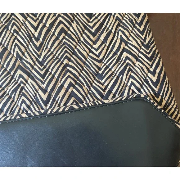 Vera Bradley Leather And Quilted‎ Print Shoulder Bag - Picture 6 of 7